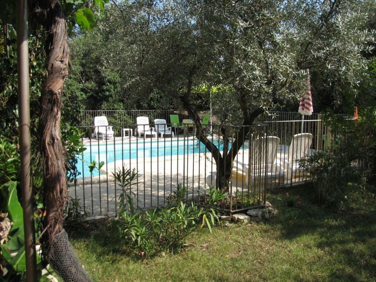 Domaine Du Bois Gite Bleuette Galargues Экстерьер фото